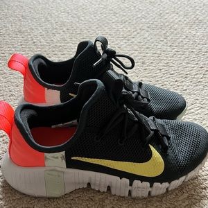 Nike Womens Free Metcon 4 Crossfit Gym Shoes Black 8.5